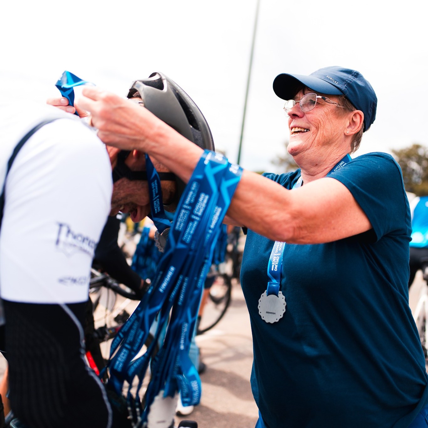 Merci à nos bénévoles 💙💛

Signaleurs, ravitos, buvette, parc vélo, médailles, dossards... Nous leur devons une grande partie de la réussite de l'épreuve. 
Merci à toutes les individualités et aux associations locales impliquées 👇
• @flap74500 
• @cs_amphion_publier 
• DS club
• @publiertriathlon 
• @eviansportnatation 
• Lions Club
• @skiclubthonon 
• Rando Ski Annemasse
• Foulée Chablaisienne
•@teamallingespublier 
• ACCA Evian